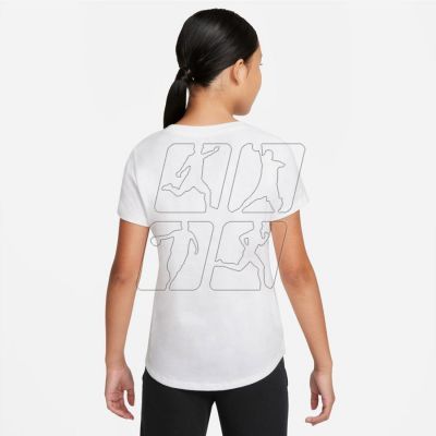 2. Koszulka Nike Sportswear Tee Mascot Scoop Jr DQ4380 100