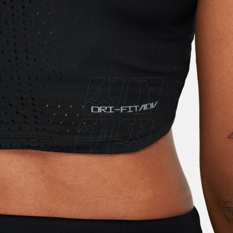 5. Koszulka Nike Dri-FIT ADV AeroSwift W DM8728-010