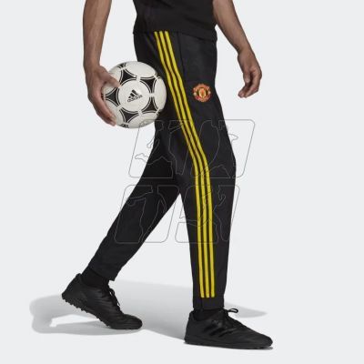 3. Spodnie adidas Manchester United F.C. Icon Woven Pant M GR3878