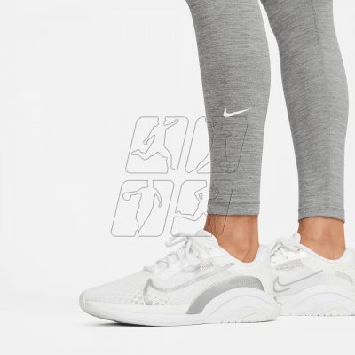 3. Spodnie Nike Dri-FIT W DM7278-068