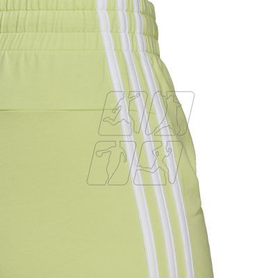 10. Spodenki adidas Essentials Slim 3-Stripes Shorts W HE9361