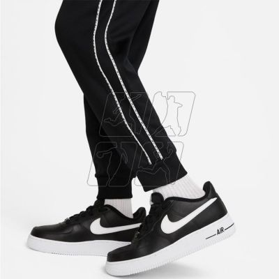 3. Spodnie Nike Sportswear Joggers Jr DD4008 010