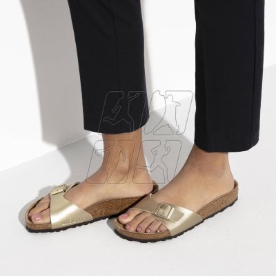 7. Klapki damskie Birkenstock Madrid Birko-Flor Gold regular szerokie złote (1016106)