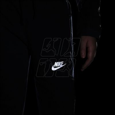 4. Spodnie Nike Sportswear Club Jr DJ5516-010