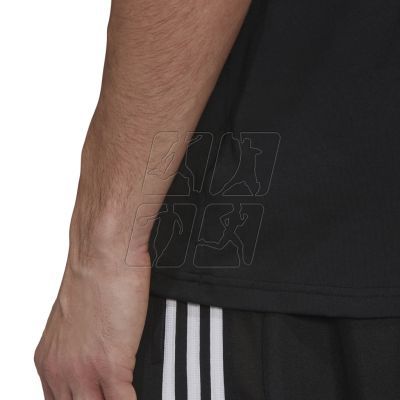 4. Koszulka adidas Tiro Graphic M GU8189
