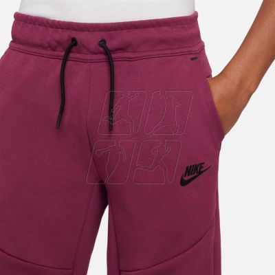 3. Spodnie Nike Sportswear Tech Flecce Jr CU9213 653