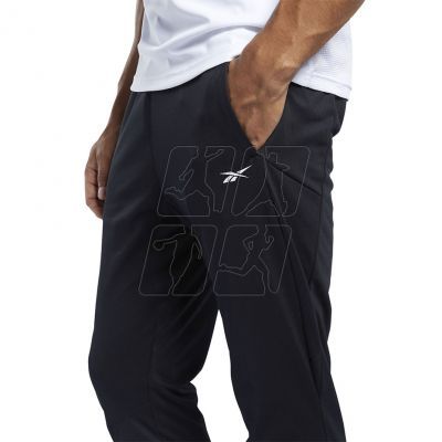 3. Spodnie Reebok Workout Knit Pant M FJ4057