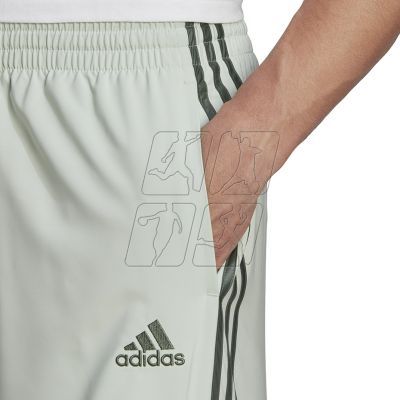 4. Spodenki adidas AeroReady Essentials Chelsea 3-Stripes Shorts M HL2257