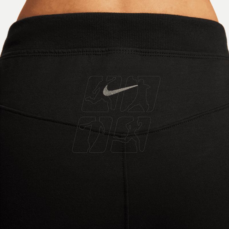 4. Spodnie Nike Yoga Luxe W DN0936-010