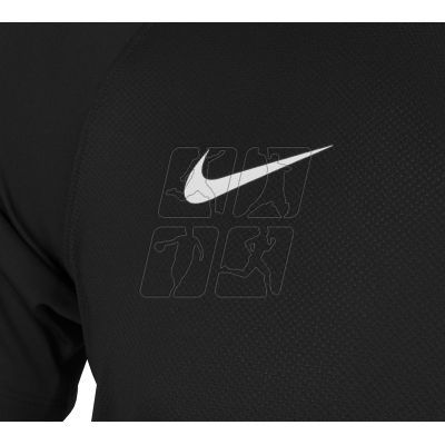 4. Koszulka piłkarska Nike Dry Squad Top Junior 859877-010