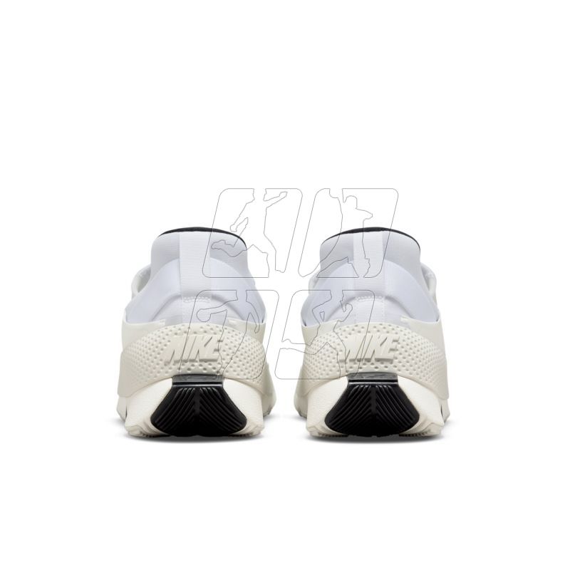 2. Buty Nike Go FlyEase M CW5883-101