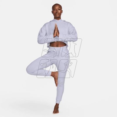 6. Spodnie Nike Yoga Luxe W DN0936-536