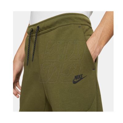 4. Spodnie Nike NSW Tech Fleece M CU4495-326