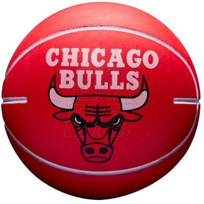 2. Piłka Wilson NBA Dribbler Chicago Bulls Mini Ball WTB1100PDQCHI