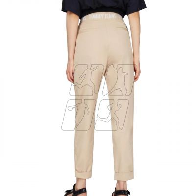 9. Spodnie Tommy Jeans Tjw Shrs Pleated Tapered Pant W DW0DW09736